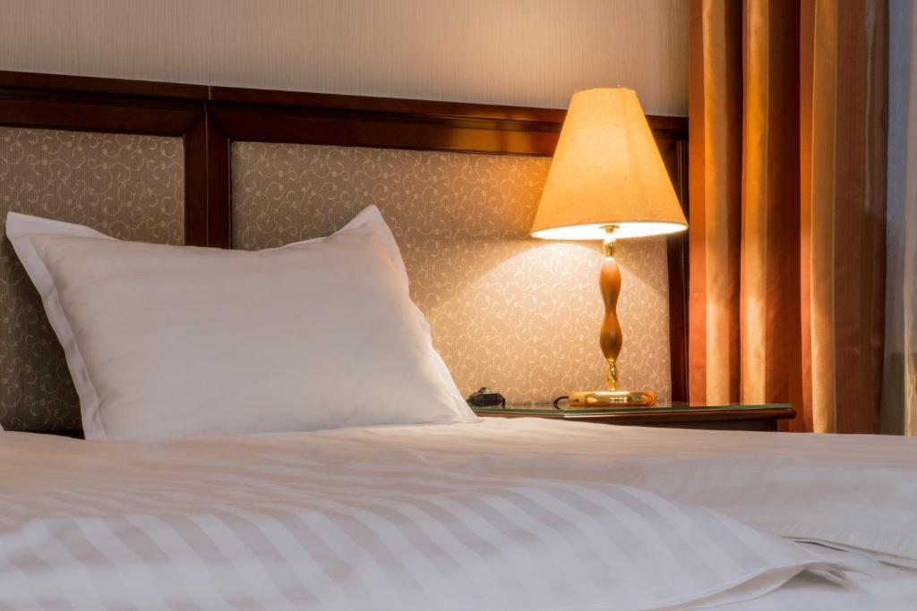 Ar Nuvo Hotel Karagandy Δωμάτιο φωτογραφία