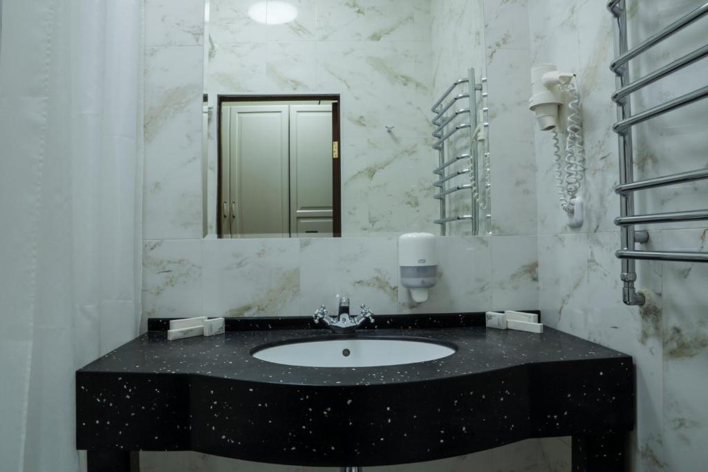 Ar Nuvo Hotel Karagandy Δωμάτιο φωτογραφία